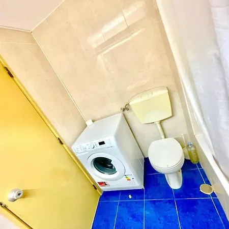 Apartamento T1, Da Oura *