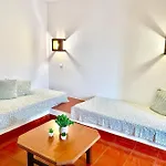 T1, Da Oura Apartman *