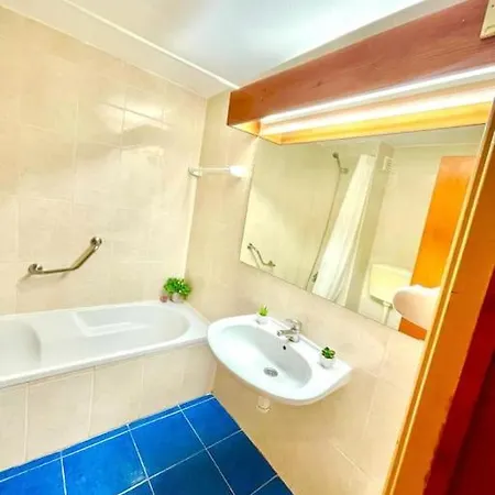 Apartment T1, Da Oura *