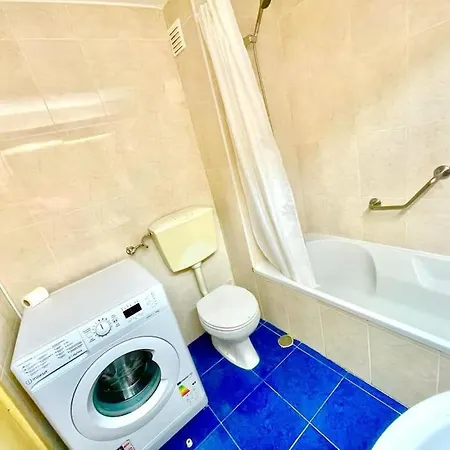 T1, Da Oura Apartment