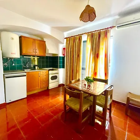 Apartment T1, Da Oura