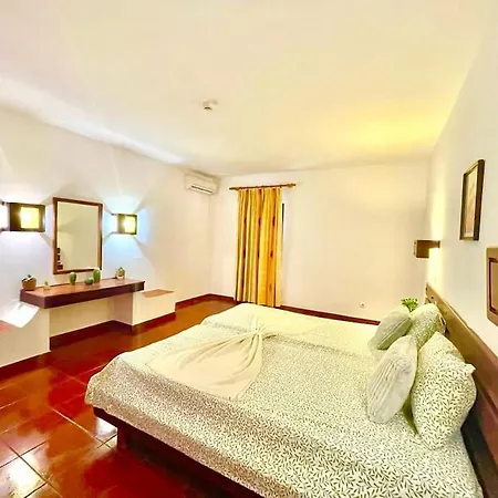 Apartment T1, Da Oura *