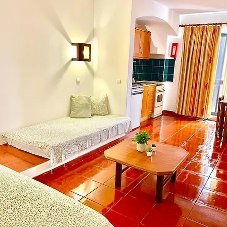 Apartment T1, Da Oura *