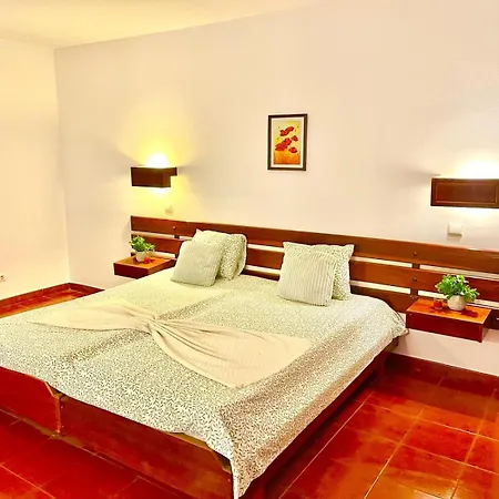 Apartment T1, Da Oura